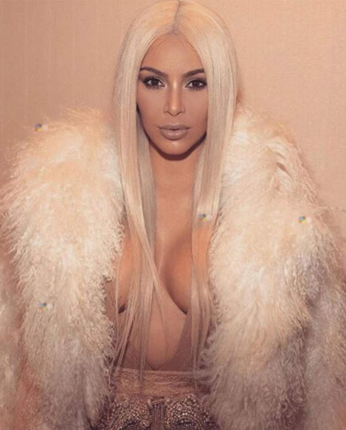 Ce adorabil e! Kim Kardashian a făcut publică o imagine cu micuţul ei