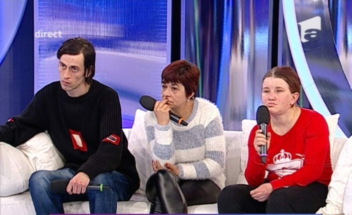 VIDEO / Părinţii fetiţelor crescute în beznă, cruzime de nedescris! Au fost la un pas de a-şi vinde fetiţa cea mică pentru că "este bolnavă"