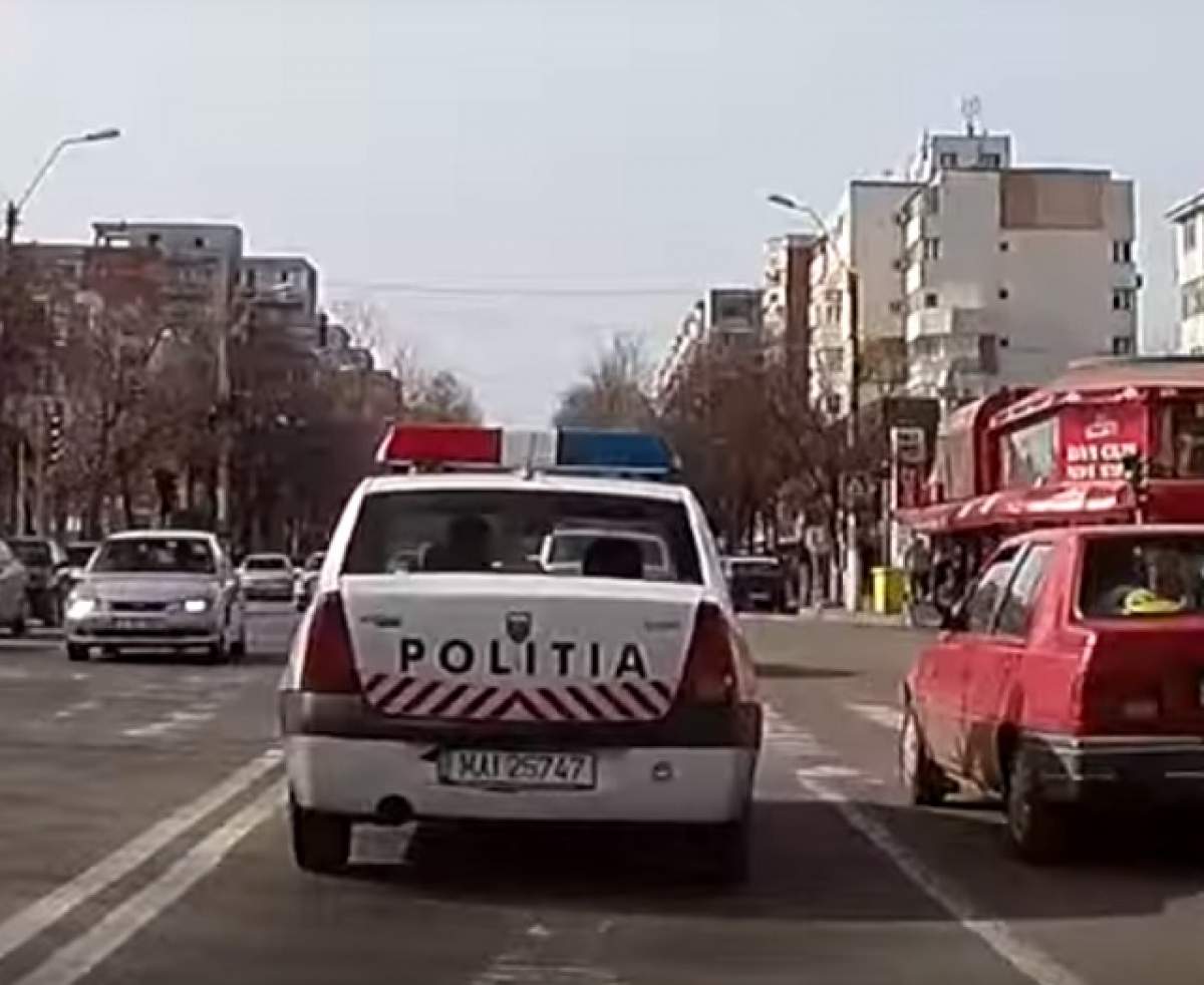 Video scandalos / Tupeul incredibil al acestor poliţişti i-a scos din minţi pe şoferi!