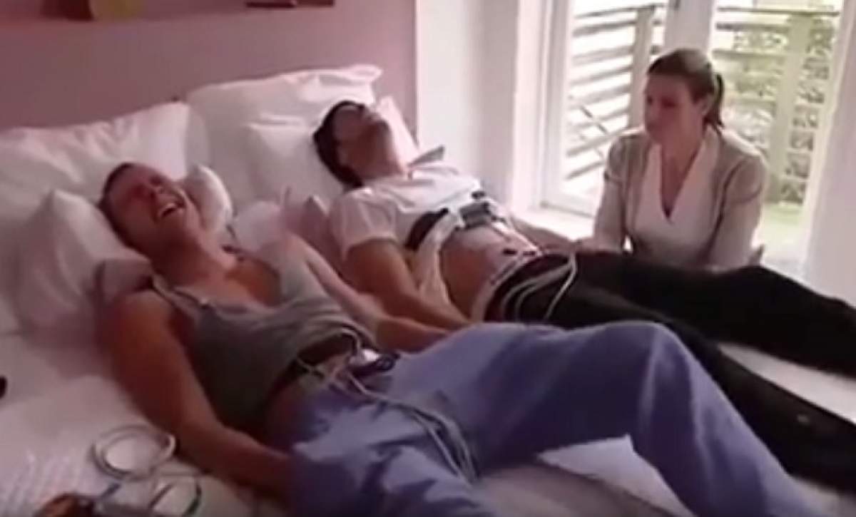 VIDEO / Bărbaţii experimentând durerea menstruală! Reacţiile au fost filmate