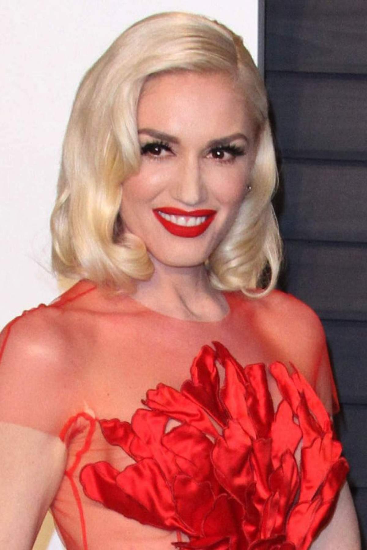 Gwen Stefani nu își mai ascunde iubitul! A mers cu el la Premiile Oscar, într-o ținută de infarct