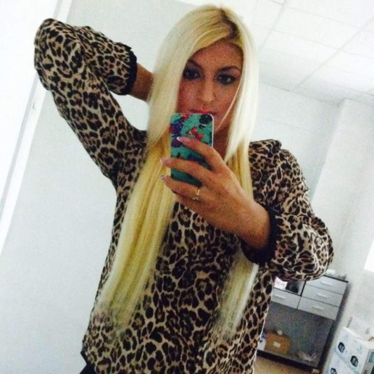 În casă - brunetă şi plinuţă, afară - blondă şi de nerecunoscut! Cum arată Iulia de la "Mireasă pentru fiul meu", după ce şi-a schimbat look-ul din nou