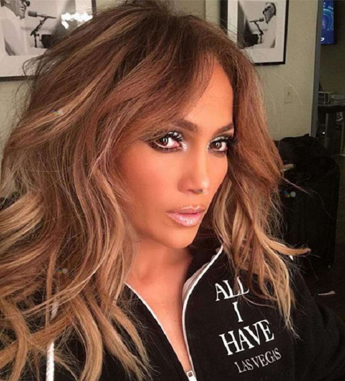 Are 46 de ani și a avut curajul să apară AȘA în fața telespectatorilor. Jennifer Lopez, o prezență de neuitat