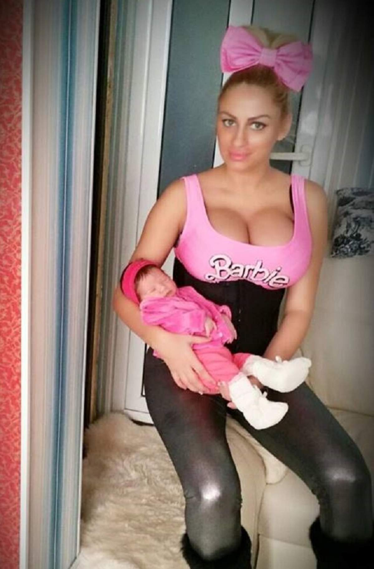 Sânziana Buruiană a ajuns cu fetiţa la medic! Blonda a dezvăluit informaţii de ULTIMĂ ORĂ despre fiica ei