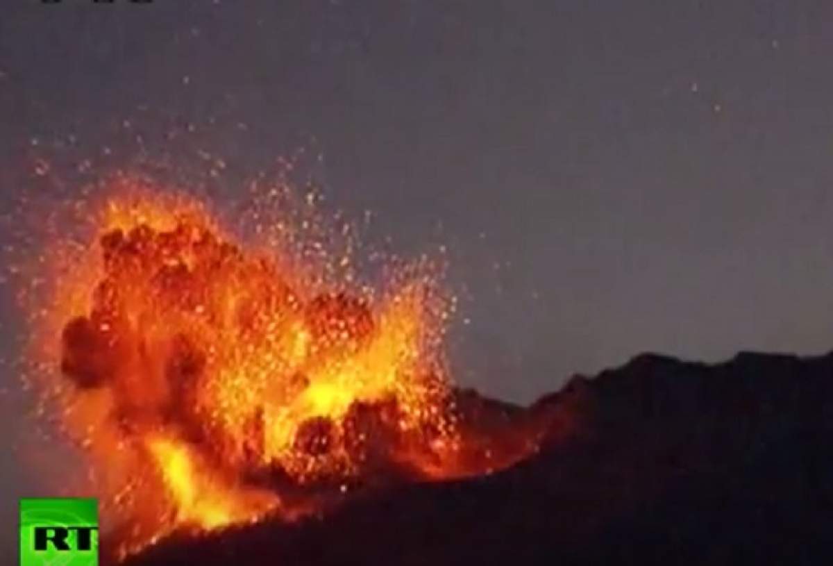 VIDEO / Un vulcan din Japonia a erupt la doar 50 de km distanţă de o centrală nucleară! Ce se întâmplă în aceste momente