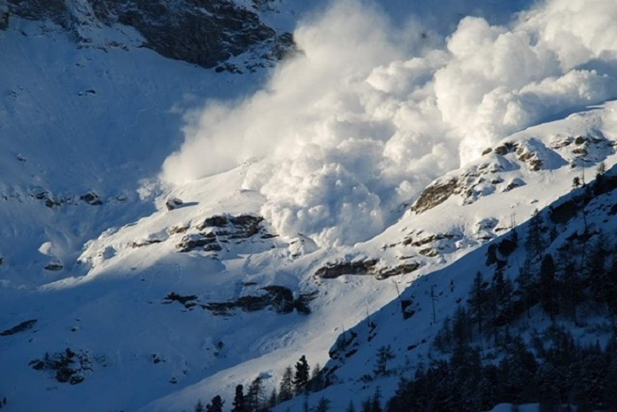 AVALANŞĂ în Alpii austrieci! Cel puţin cinci persoane au murit şi 13 au fost rănite