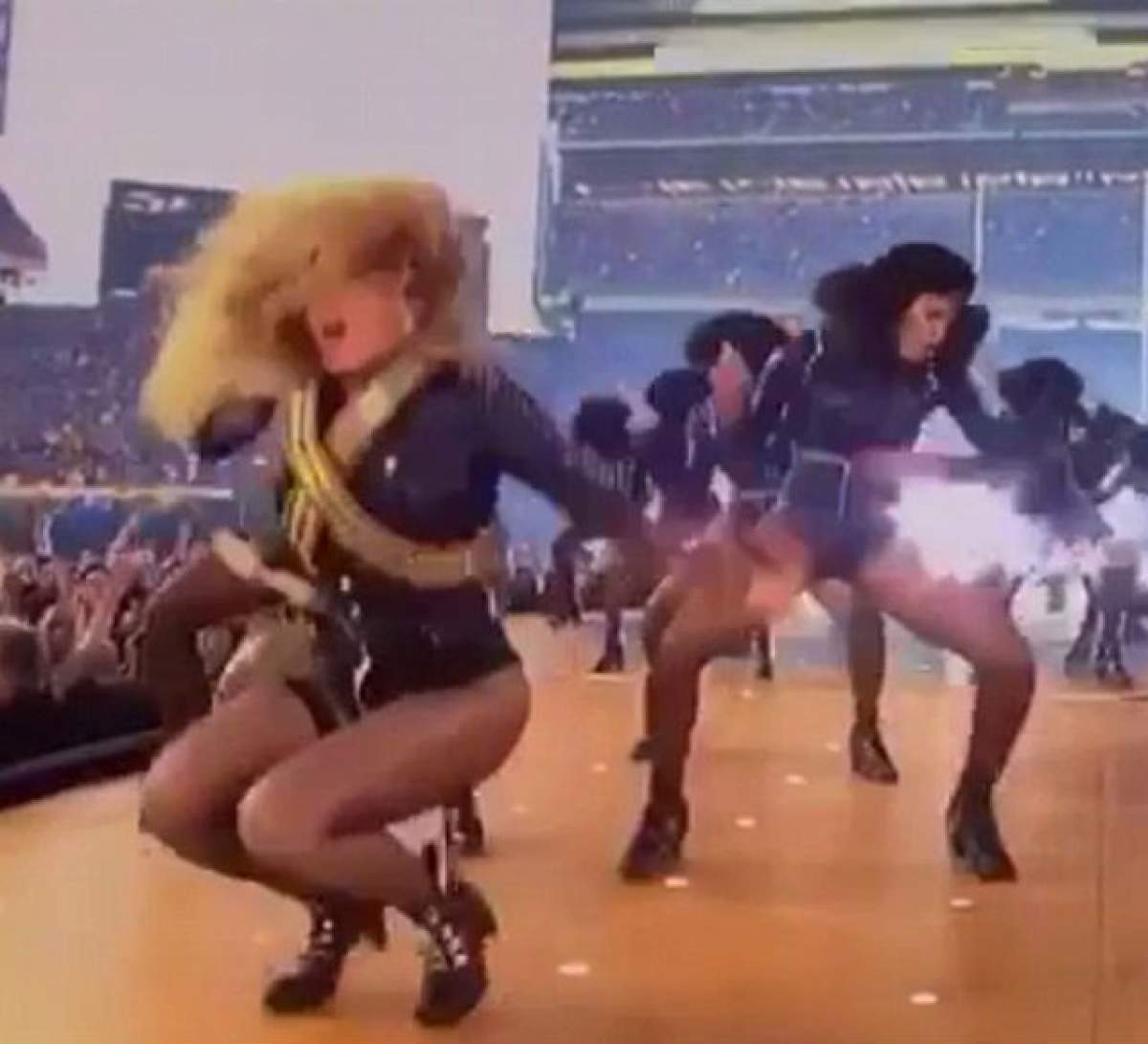 VIDEO / Beyonce a fost la un pas să se facă de râs la Super Bowl! Ce s-a întâmplat