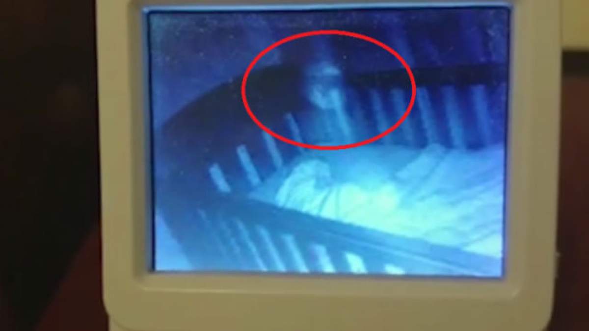 VIDEO / Şi-a lăsat copila în cameră, dar când s-a uitat pe monitorul de supraveghere a rămas şocată! Imaginile au devenit virale