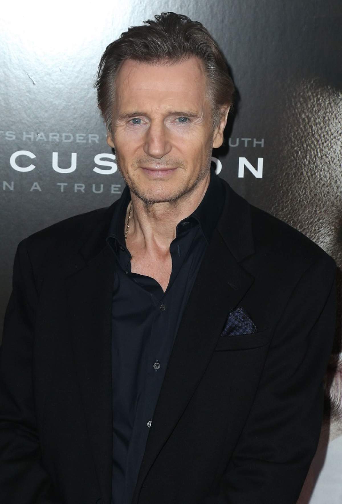 Liam Neeson nu mai ține doliu după soția sa. Cine este femeia care îl face să zâmbească din nou