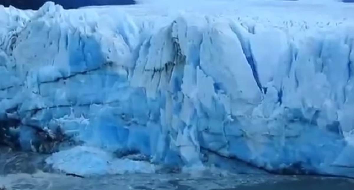 VIDEO / Imagini spectaculoase! Un pod natural al unui gheţar din Patagonia s-a prăbuşit