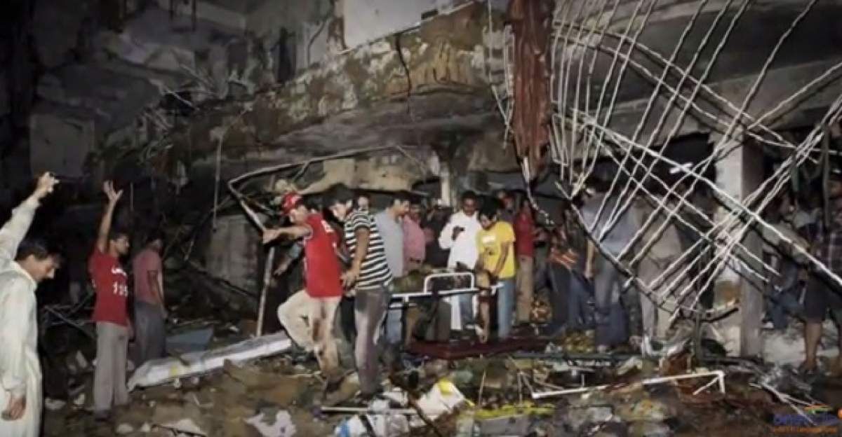 VIDEO / Un autobuz a explodat în Pakistan! Cel puţin 16 oameni au murit şi 24 au fost răniţi