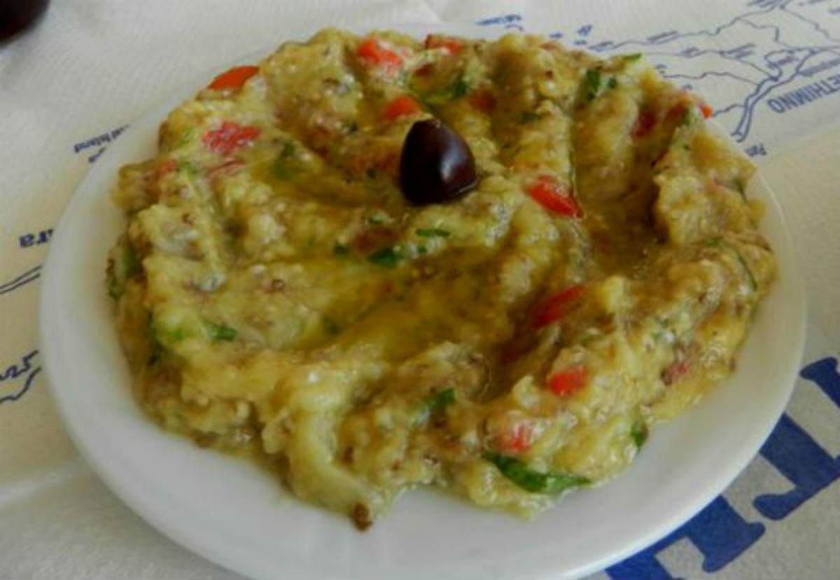 REŢETA ZILEI - SÂMBĂTĂ: Salată de vinete grecească. Este delicioasă şi perfectă pentru zilele de post