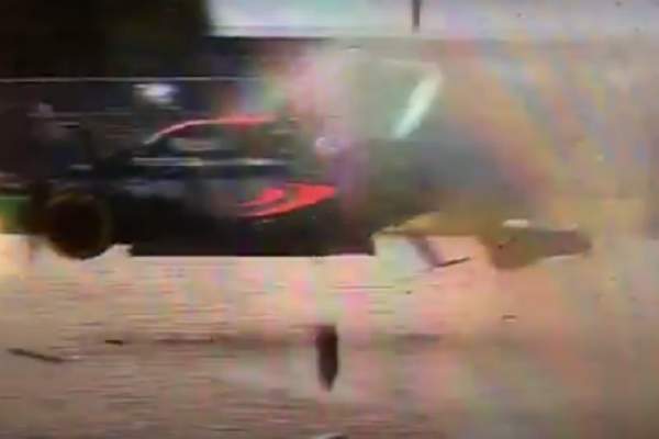 Accident grav în primul Mare Premiu la Formula 1! Fernando Alonso a ajuns la spital