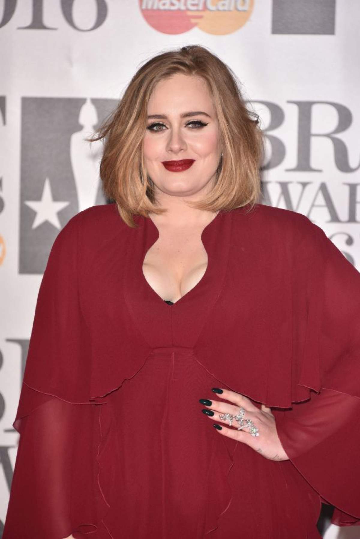De ce nu vrea Adele să stea în preajma Rihannei? Artista a dezvăluit care sunt cele mai mari temeri ale ei