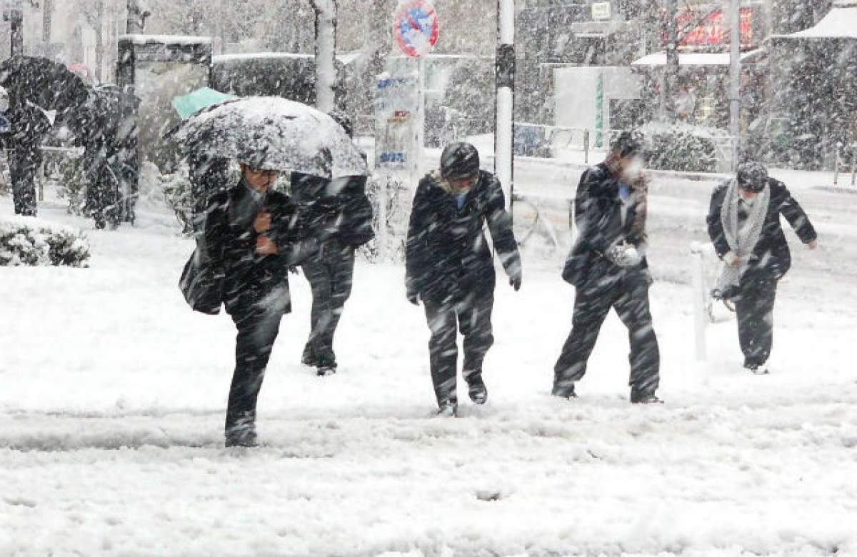 Se întoarce iarna! COD GALBEN de ninsori şi ploi abundente în 21 de judeţe