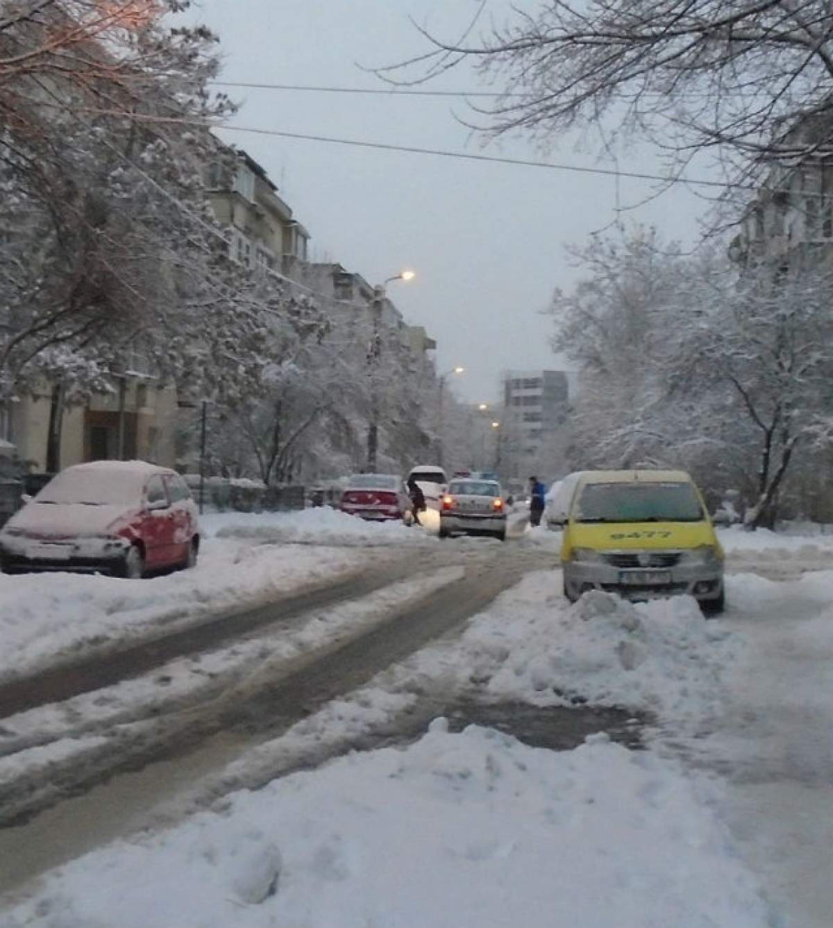 VIDEO /  Informaţie de ultimă oră! Zăpadă de jumătate de metru, trafic dat peste cap, nouă localităţi fără energie electrică, în România