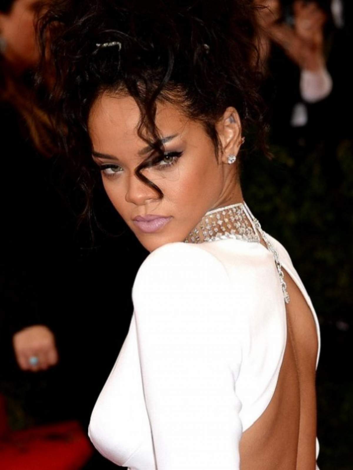 VIDEO / Rihanna, şocată de interpretarea unui fan: "Uau, ce bine cântă!". Cine este tânărul care a reuşit să o uimească