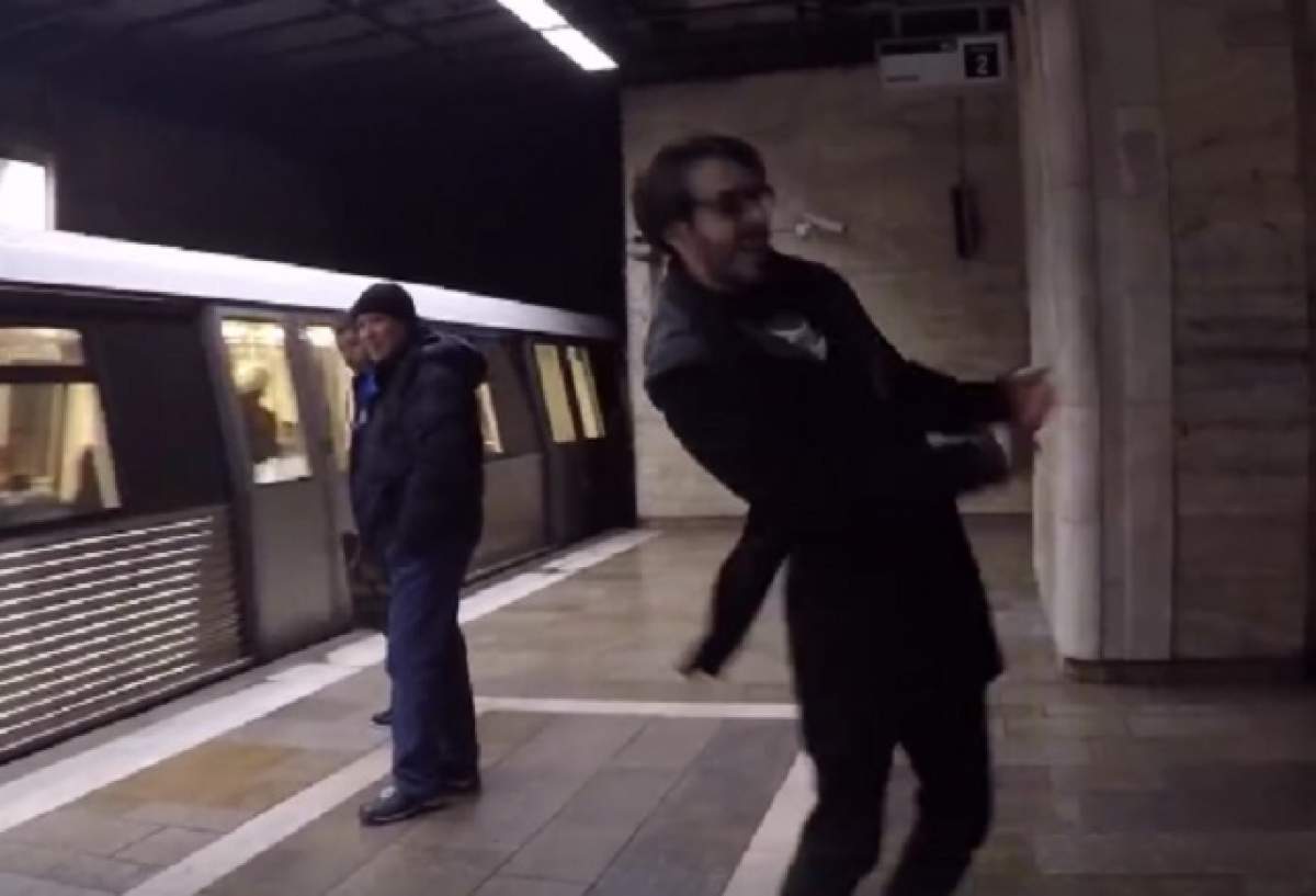 VIDEO / Toţi ochii au fost aţintiţi asupra lui! Ce făcea tânărul din imagine în timp ce aştepta metroul