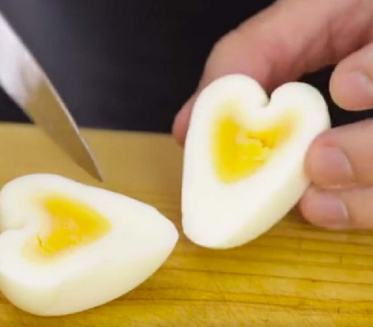 VIDEO / ÎNTREBAREA ZILEI: LUNI - Ce să faci cu ouăle decojite care-ţi rămân la masă? Asta te va face să deschizi mai des frigiderul