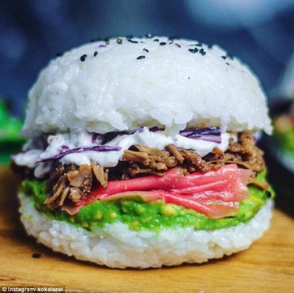 VIDEO / REŢETA ZILEI - MIERCURI: Sushi Burger - cea mai nouă tendiţă culinară