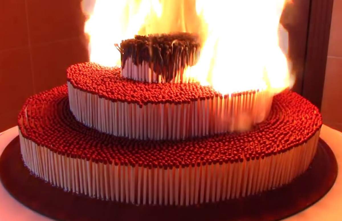 VIDEO / A aşezat 7000 beţe de chibrit în trei etaje şi le-a dat foc! Rezultatul a ajuns viral