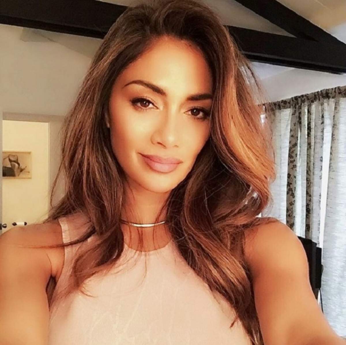 FOTO / Nicole Scherzinger, suprinsă într-o ipostază mai mult decât hot! S-a lăsat "alintată" de soare, iar fanii au fost în delir