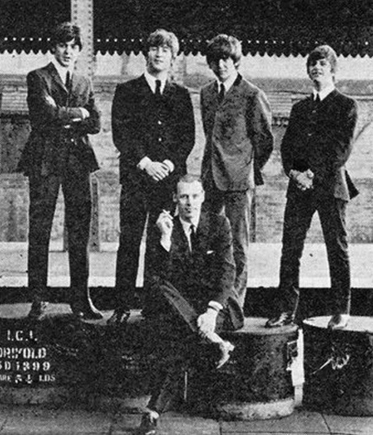 Sir George Martin, supranumit ”cel de-al cincilea membru al trupei Beatles”, a murit