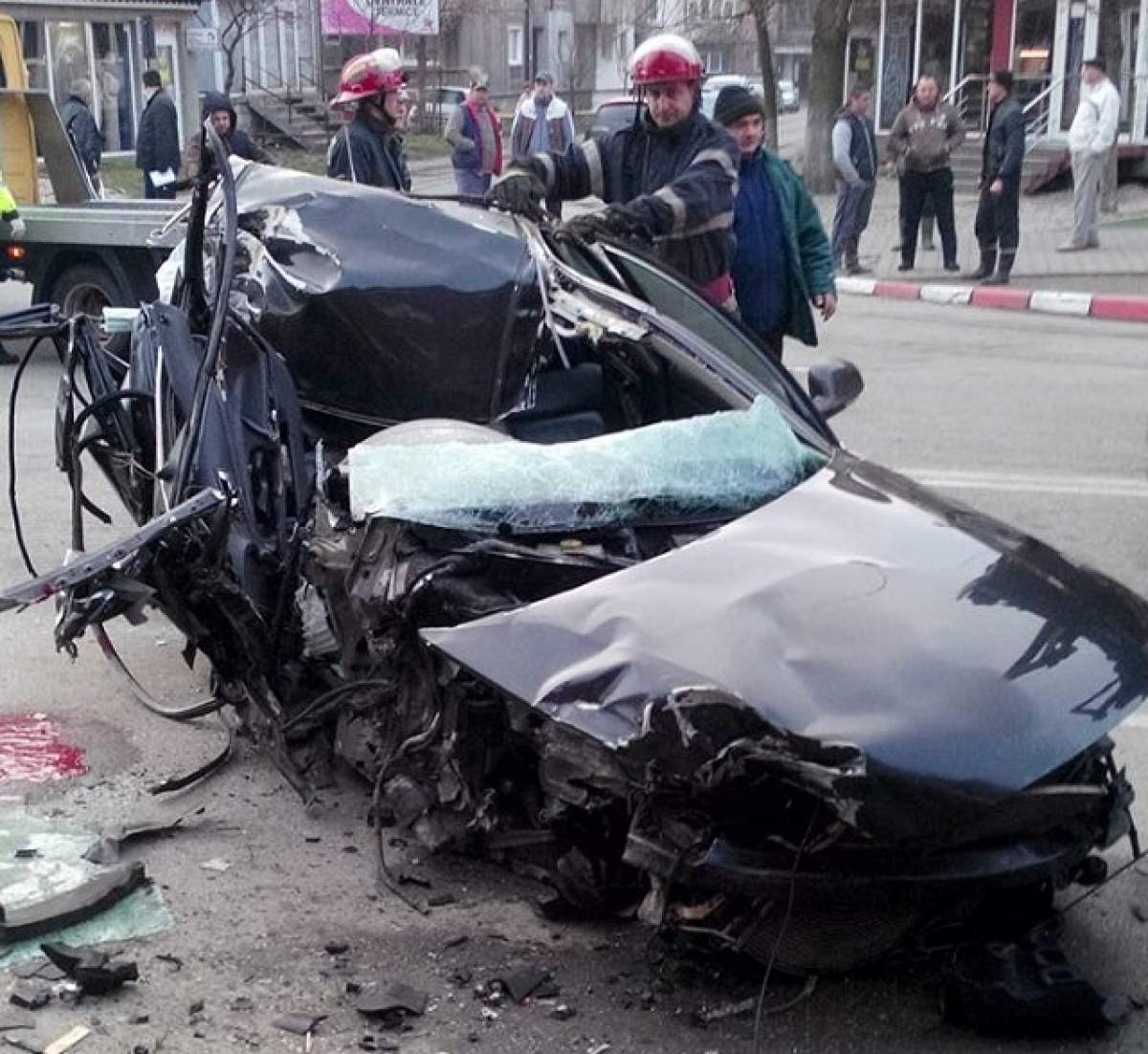 Imagini horror de la un accident comis de un "şmecher" cu bolid!