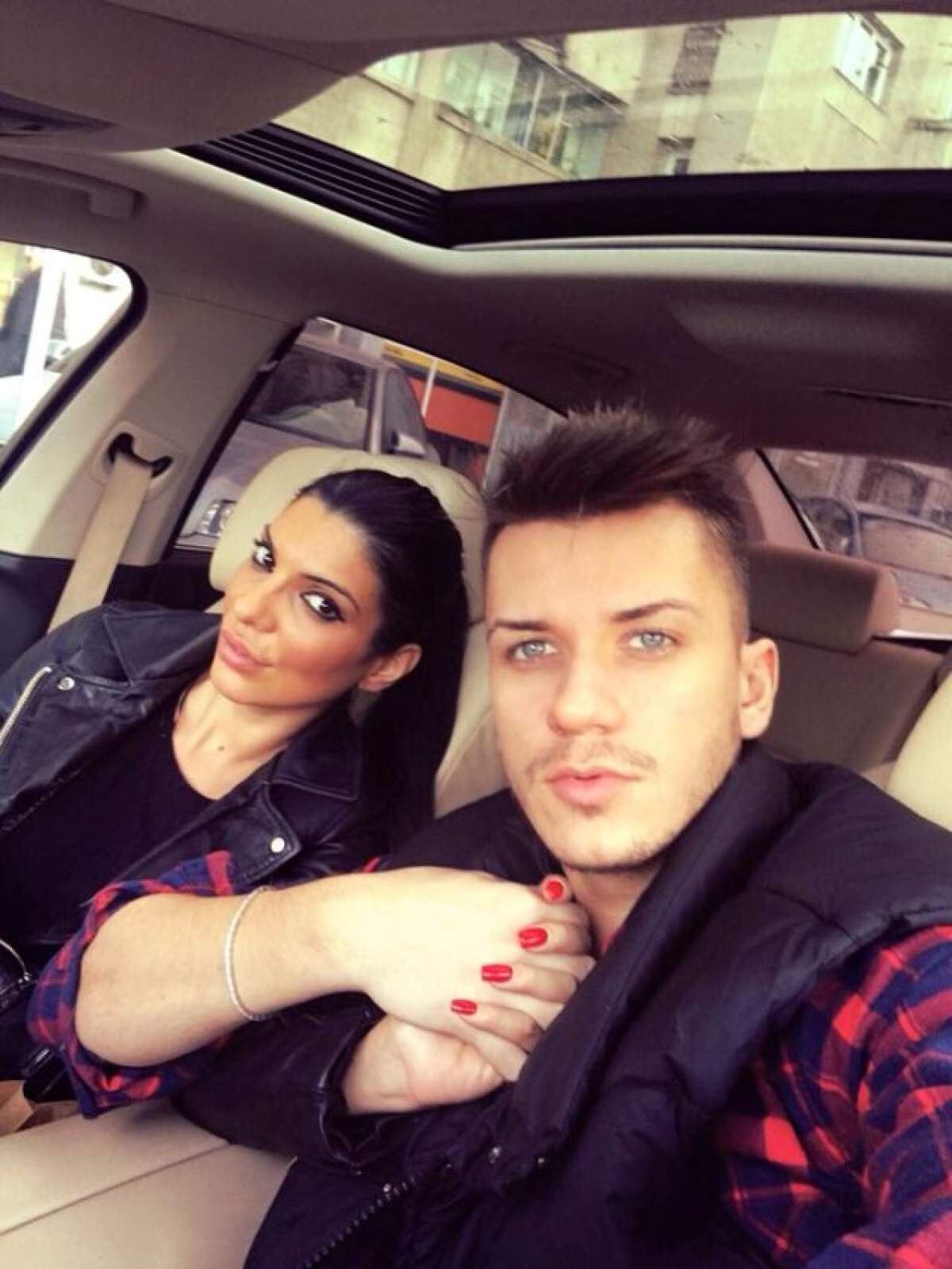 Sânii Andreei Tonciu, visul fiecărui bărbat! Rochia nu a mai putut să îi ascundă ”dotările”