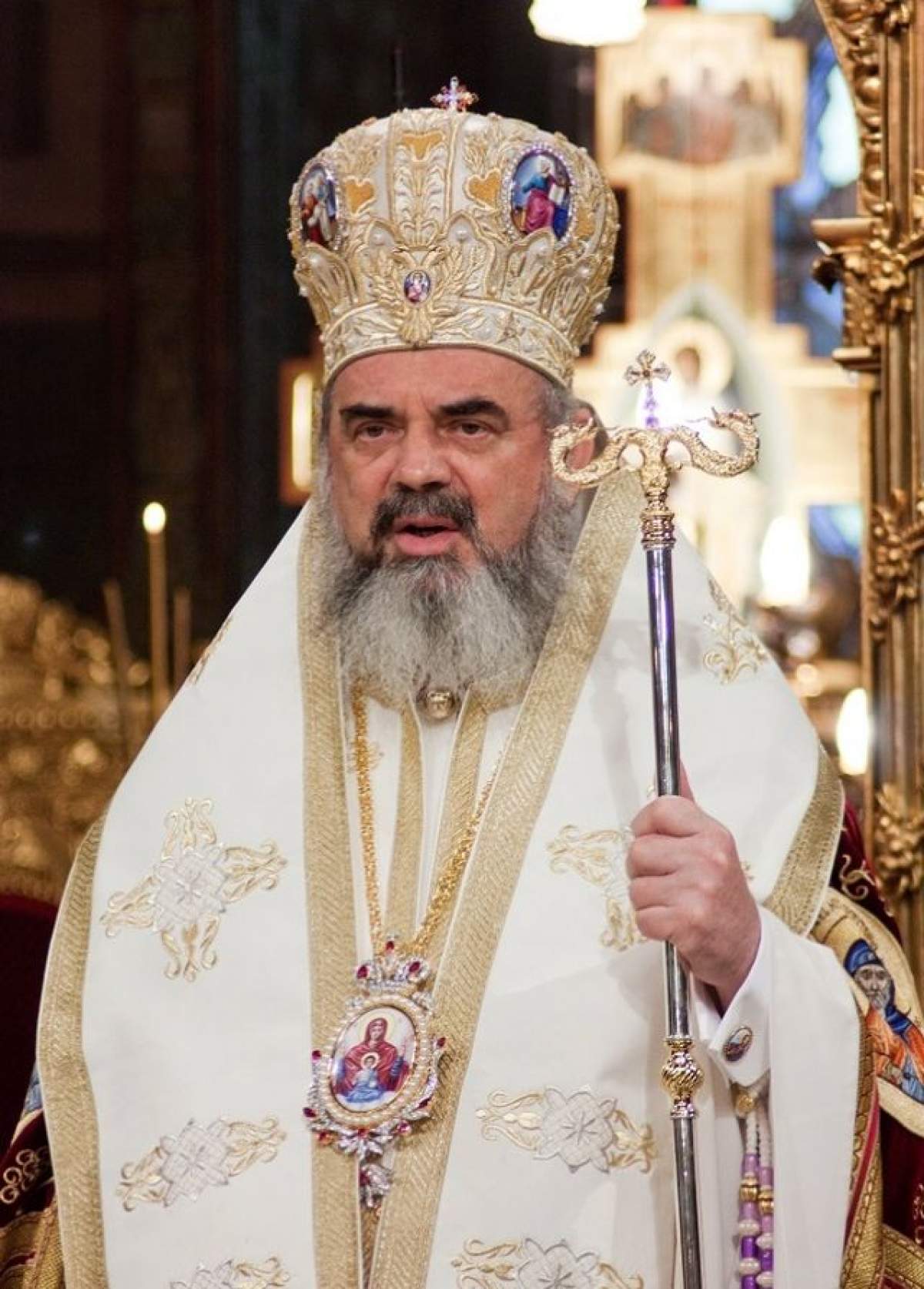 Patriarhul Daniel va primi un salariu lunar fabulos, egal cu cel al premierului