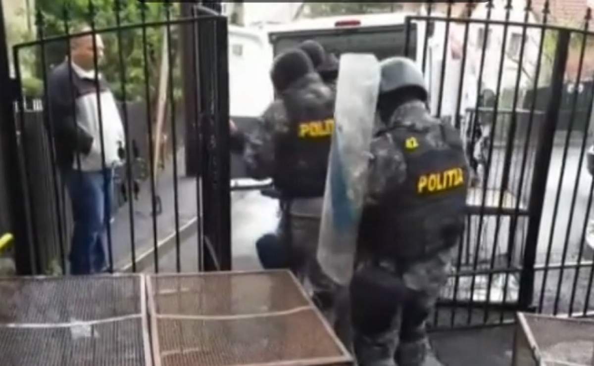 VIDEO / De neînchipuit! Ce au găsit polițiștii când au intrat în garsoniera unei femei din Brașov! Toți vecinii erau îngroziți