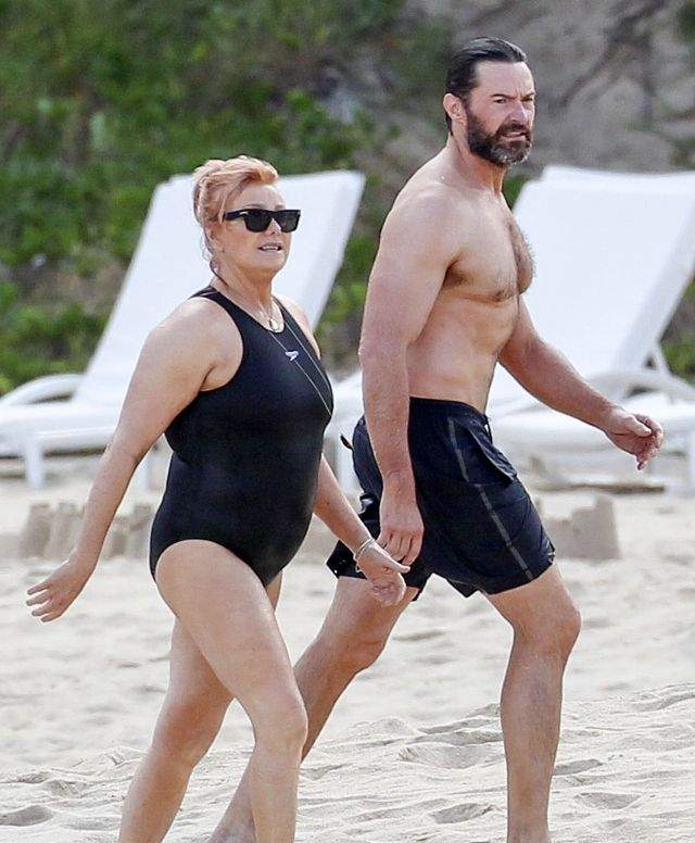 FOTO / Soția lui Hugh Jackman are nevoie urgentă să treacă pe la sală. Cum a apărut la plajă cu celebrul actor