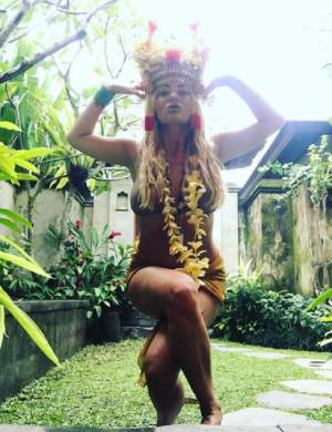 FOTO / Delia, fierbinte în Bali! Artista încinge atmosfera în vacanţa exotică. La prima vedere ai jura că e goală