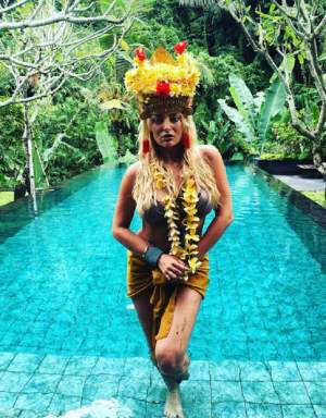 FOTO / Delia, fierbinte în Bali! Artista încinge atmosfera în vacanţa exotică. La prima vedere ai jura că e goală