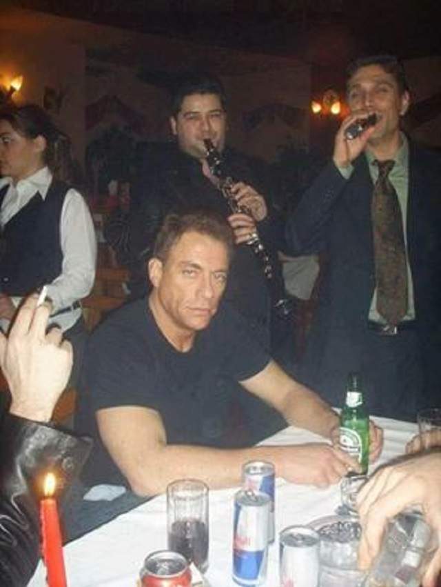 Imagini memorabile cu un celebru actor de la Hollywood! Jean Claude Van Damme, ipostaze senzaţionale