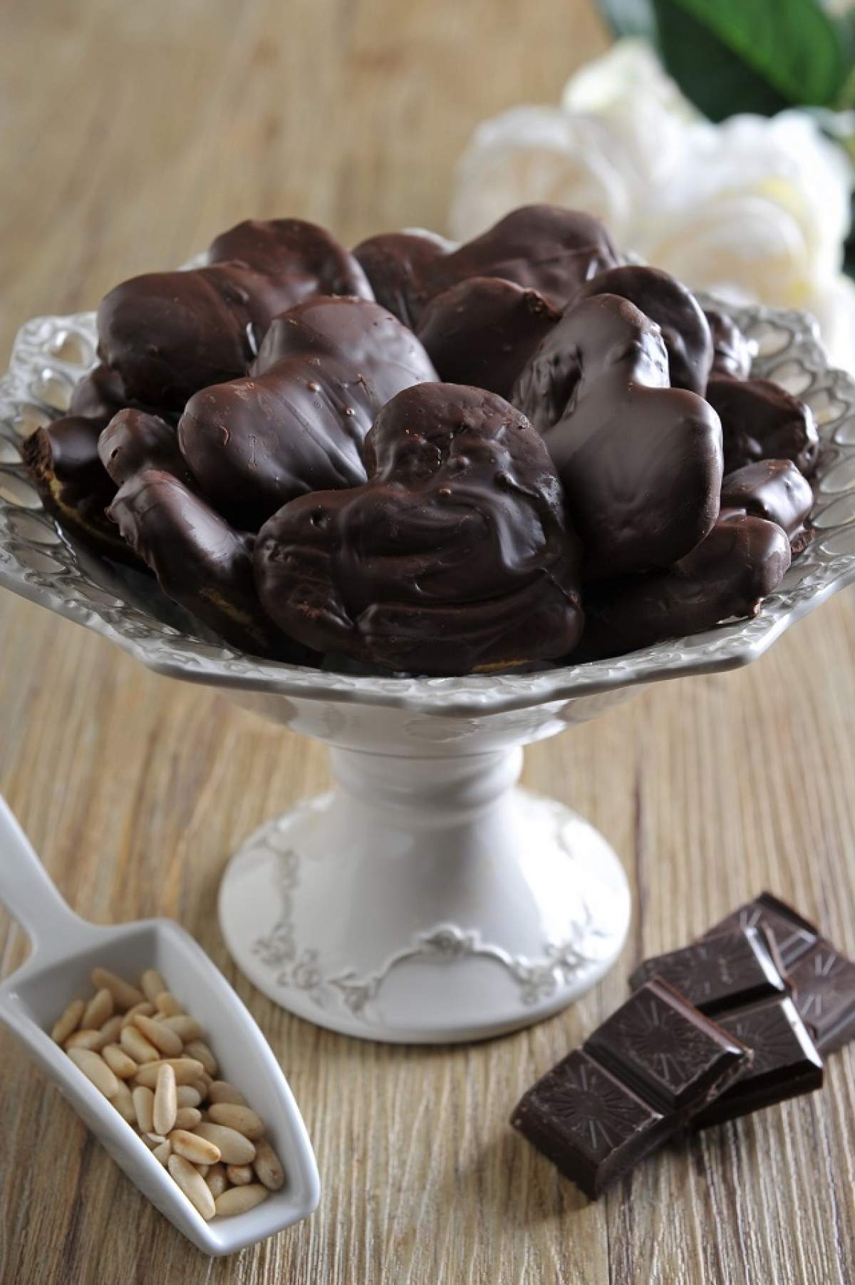VIDEO / Ai mânca ciocolată fără oprire?  Pofta de dulce poate ascunde probleme de sănătate însemnate