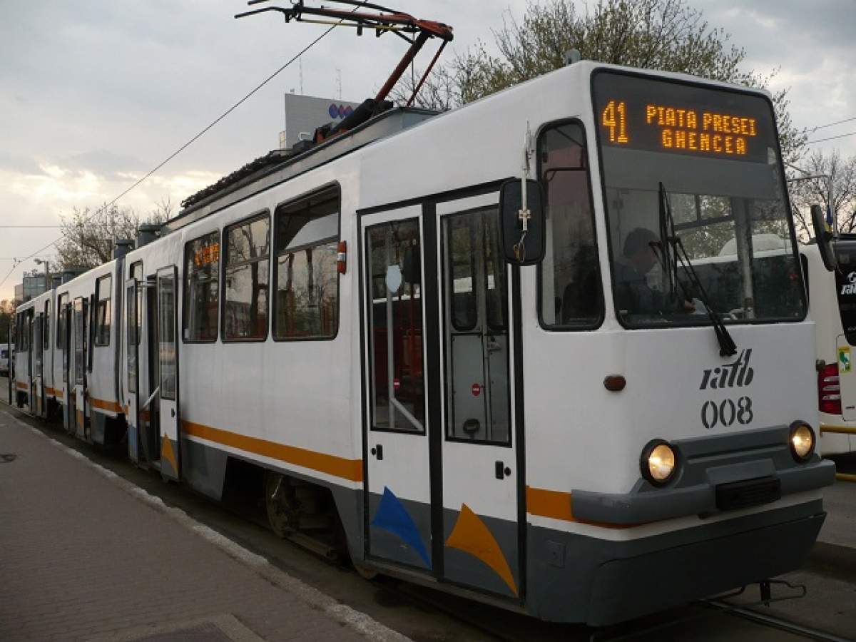Incident în Bucureşti: O femeie a fost călcată de tramvaiul 41