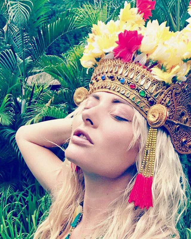 FOTO / Delia a ajuns în Rai şi ne face şi ne noi să visăm cu ochii deschişi. Cum se distrează cântăreaţa în vacanţa exotică