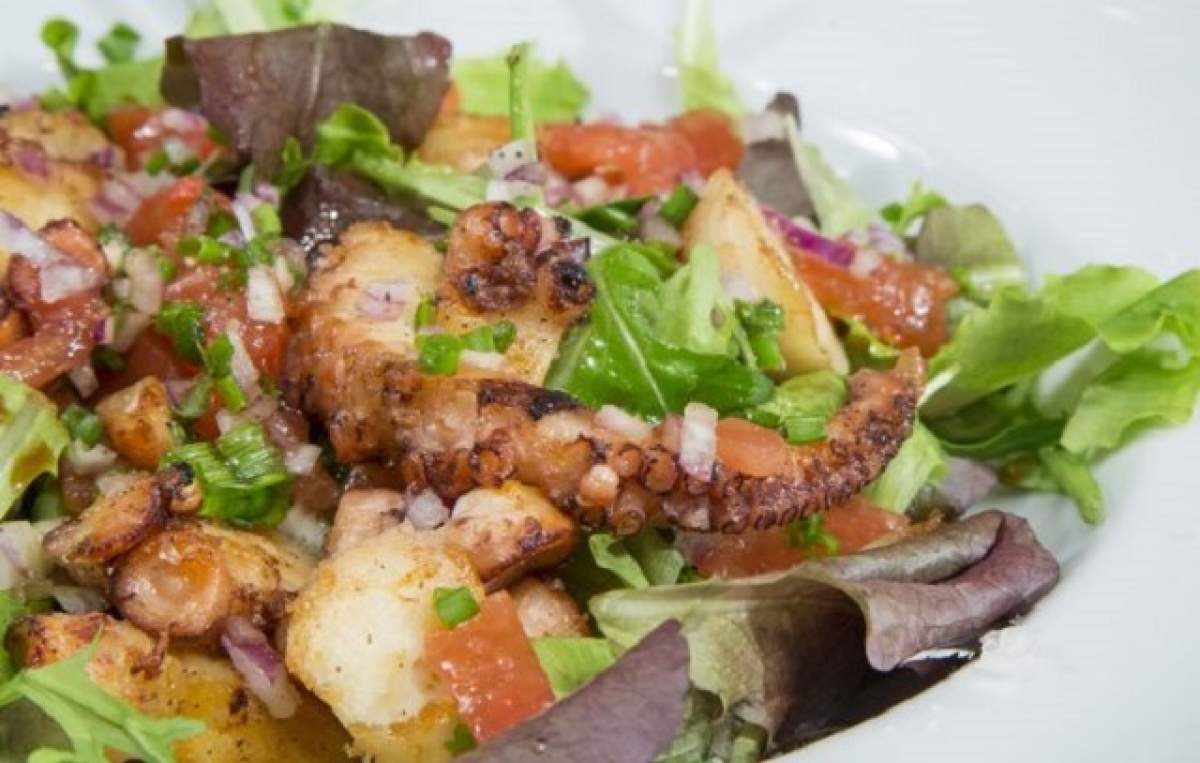 REŢETA ZILEI - MIERCURI / Salată de caracatiţă, un preparat cu parfum mediteranean, extrem de gustos