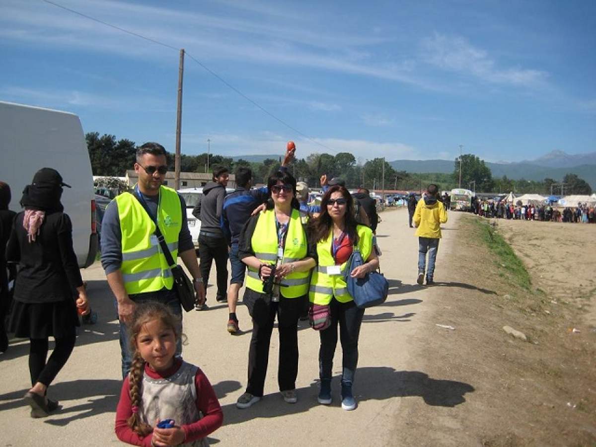 Imagini emoţionante cu românii dintr-o tabără de refugiaţi! Se întâmplă chiar acum, aproape de ţara noastră