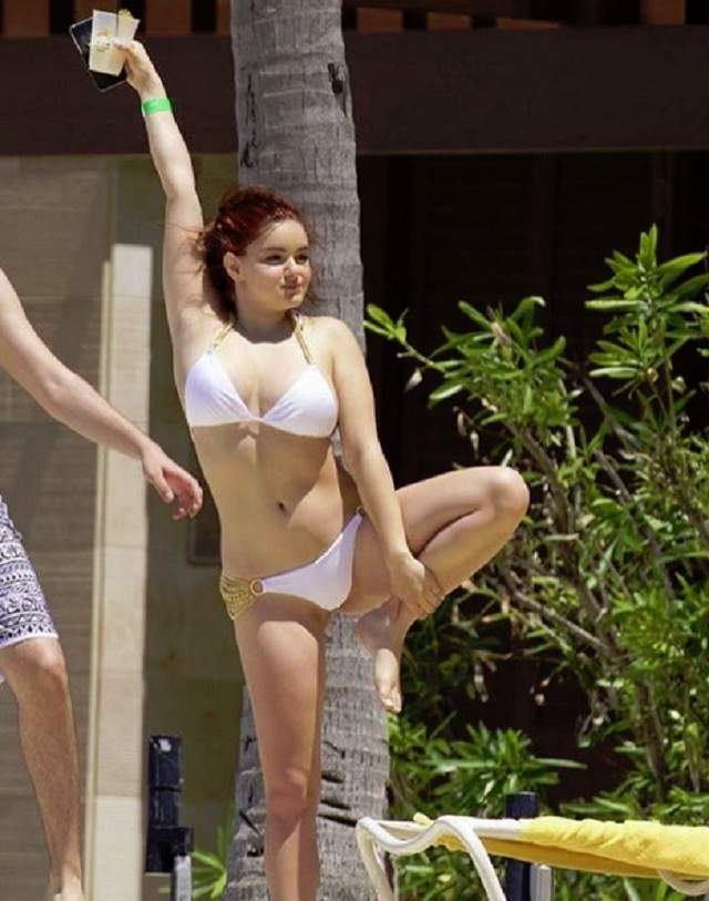 FOTO / În serialul ”Modern family” este o tocilară, dar iată ce ascunde Ariel Winter sub haine! De când a împlinit 18 ani, este mai sexy ca niciodată