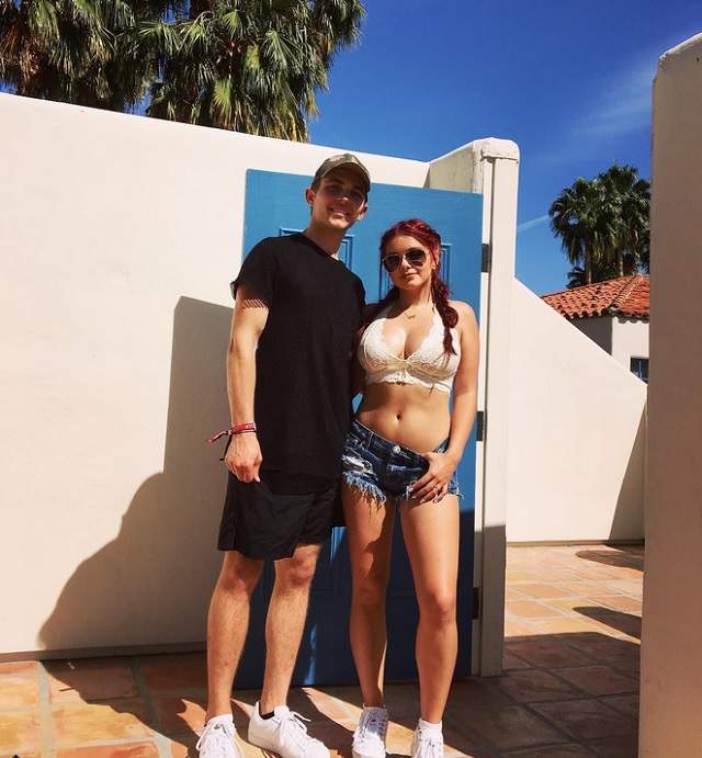 FOTO / În serialul ”Modern family” este o tocilară, dar iată ce ascunde Ariel Winter sub haine! De când a împlinit 18 ani, este mai sexy ca niciodată