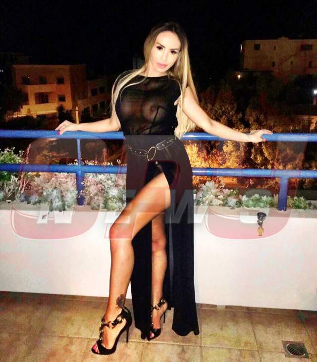 I-a înnebunit pe greci! Plecată în vacanță, ”blonda lui Iri” a uitat de inhibiții și le-a arătat TOTUL! Foto INCENDIAR