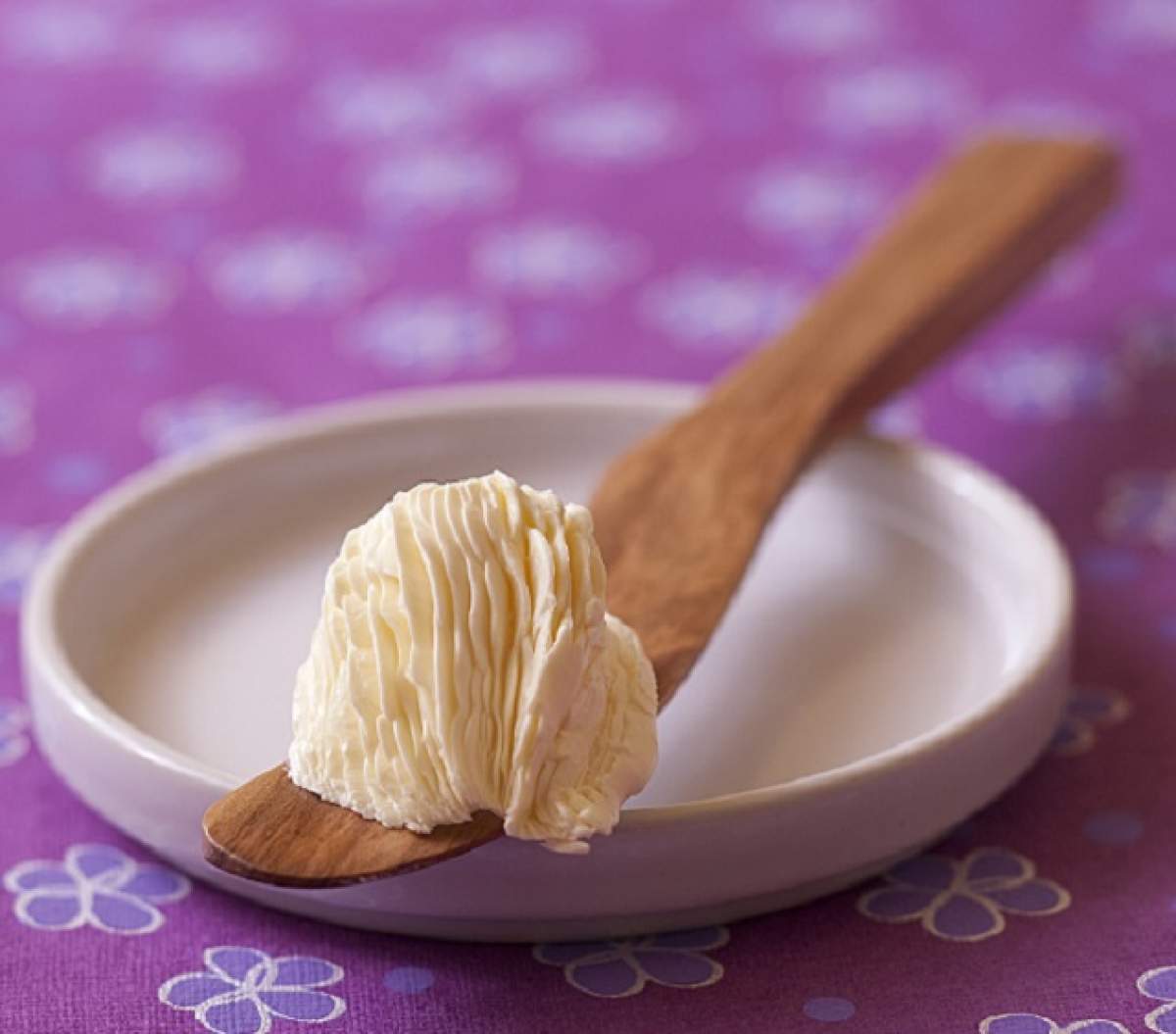 Consumi margarină sau iaurt dietetic? Trebuie să ştii ce efecte nocive au asupra ta!