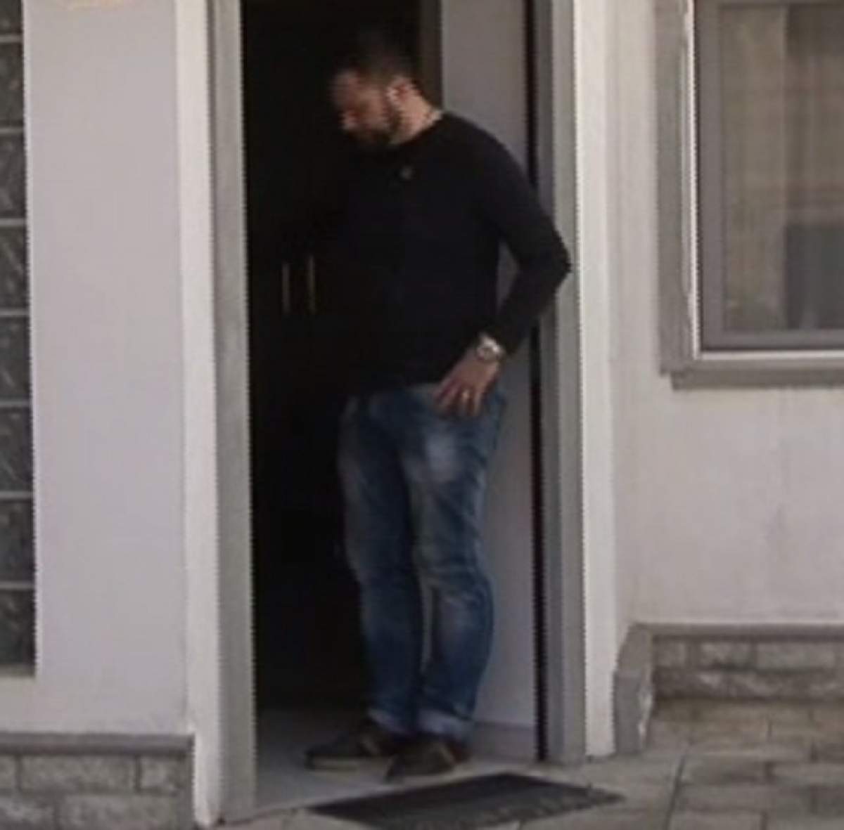 VIDEO / Momente tulburătoare acasă la Cornel Patrichi! Primul gest pe care fiul său l-a făcut după ce artistul şi-a dat ultima suflare