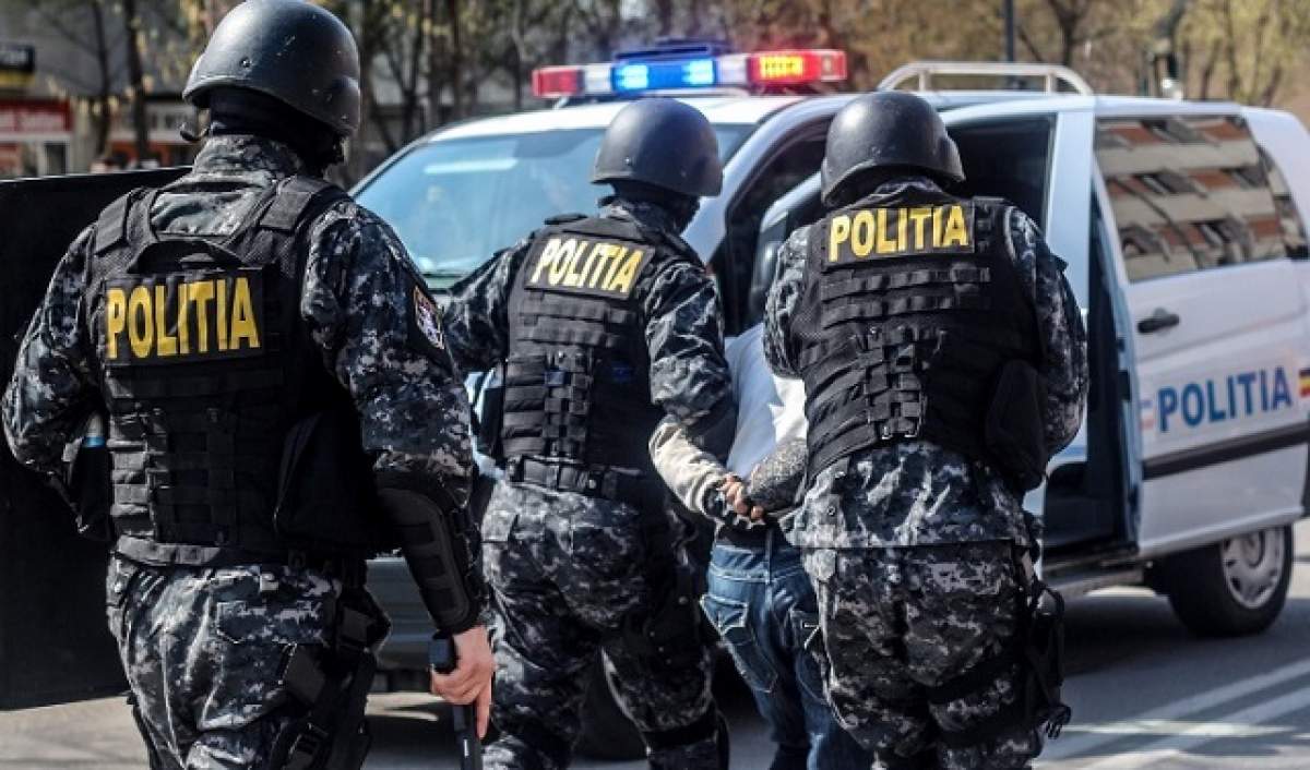 Descinderi ale poliţiştilor la Primăria şi la sediul clubului de fotbal din Chiajna