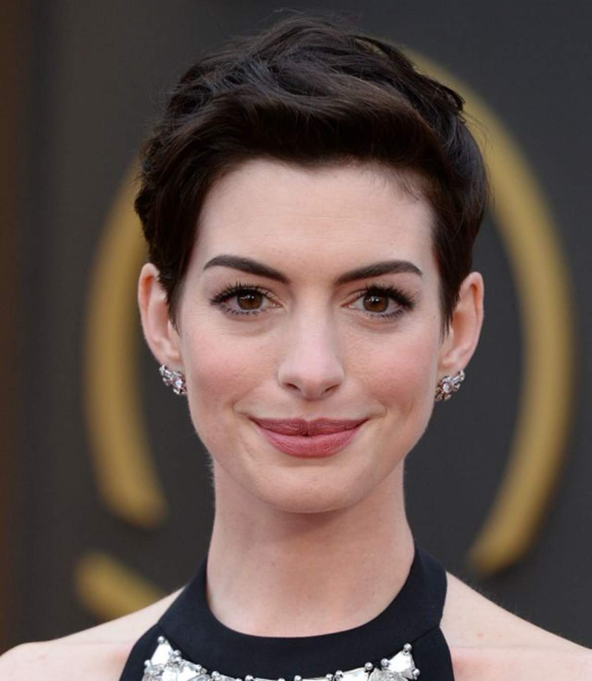 Actriţa Anne Hathaway a devenit mămică!