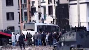 VIDEO / Atentat cu bombă în Turcia! Trei persoane au murit şi 45 persoane au fost rănite