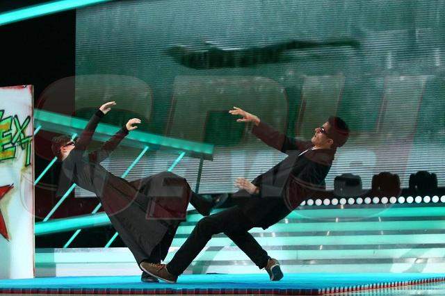 FOTO / Robert, campion mondial la arte marțiale mixte, recreează o scenă din “Matrix”, în marea finală “Next Star”
