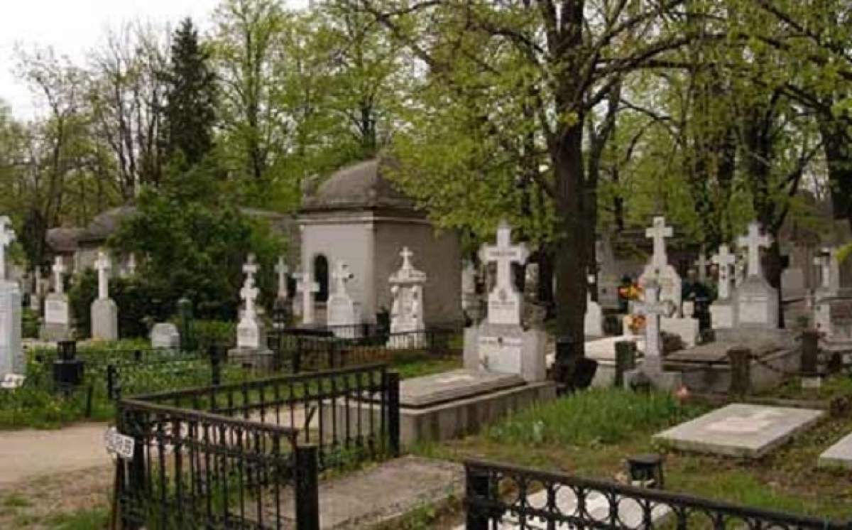 A mers singură în cimitir şi a trăit spaima vieţii ei! Ce i s-a întâmplat e înfiorător